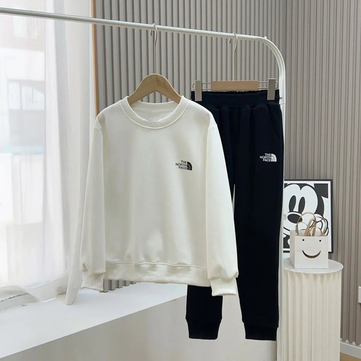 【100-160cm】二点セット 高品質 早いもの胜ち  ラウンドネック 合わせやすい 男女限らず シンプル セット