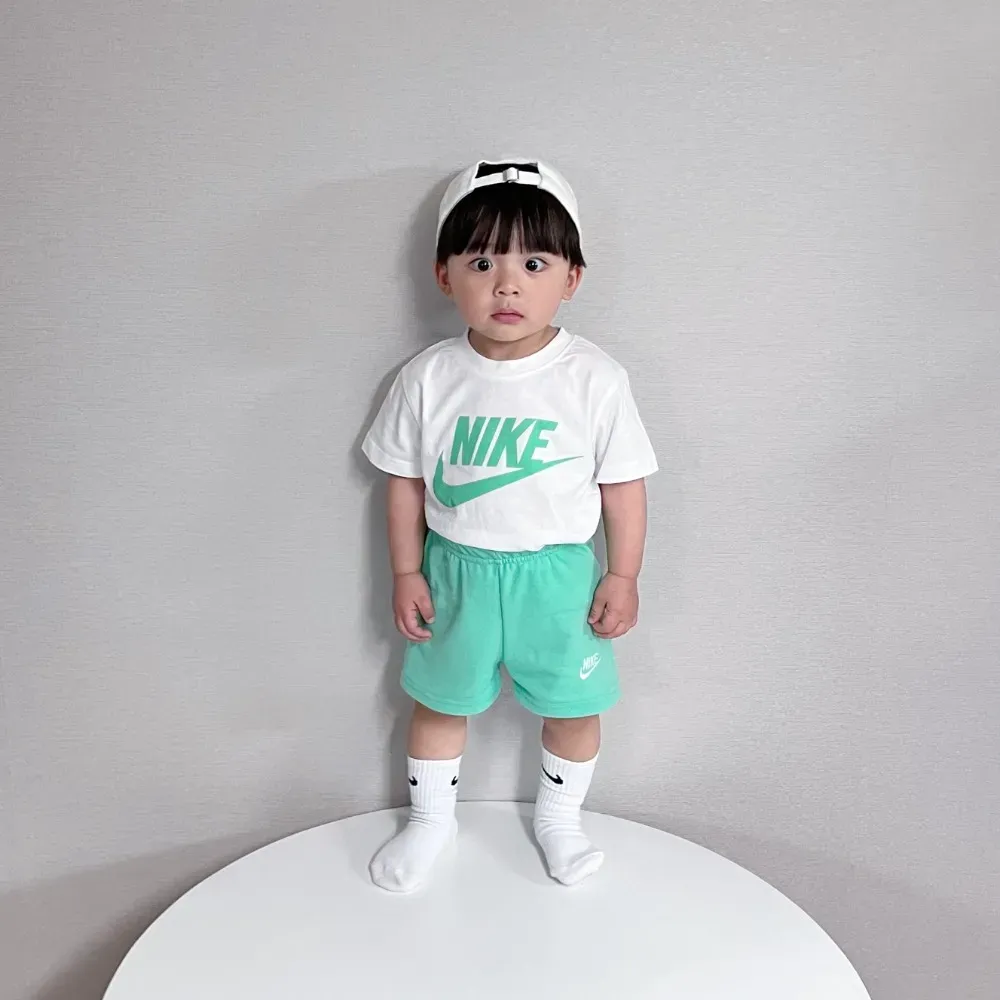 【80-150cm】二点セット 可愛い 定番 人気 ルーズ おしゃれ 半袖 Tシャツ+ショートパンツ セットアップ