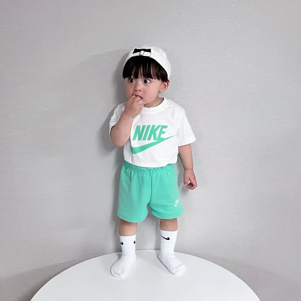 【80-150cm】二点セット 可愛い 定番 人気 ルーズ おしゃれ 半袖 Tシャツ+ショートパンツ セットアップ