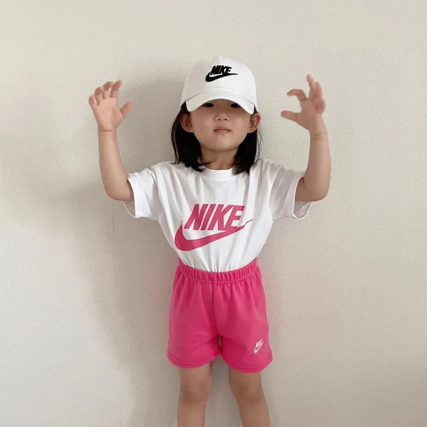 【80-150cm】二点セット 可愛い 定番 人気 ルーズ おしゃれ 半袖 Tシャツ+ショートパンツ セットアップ