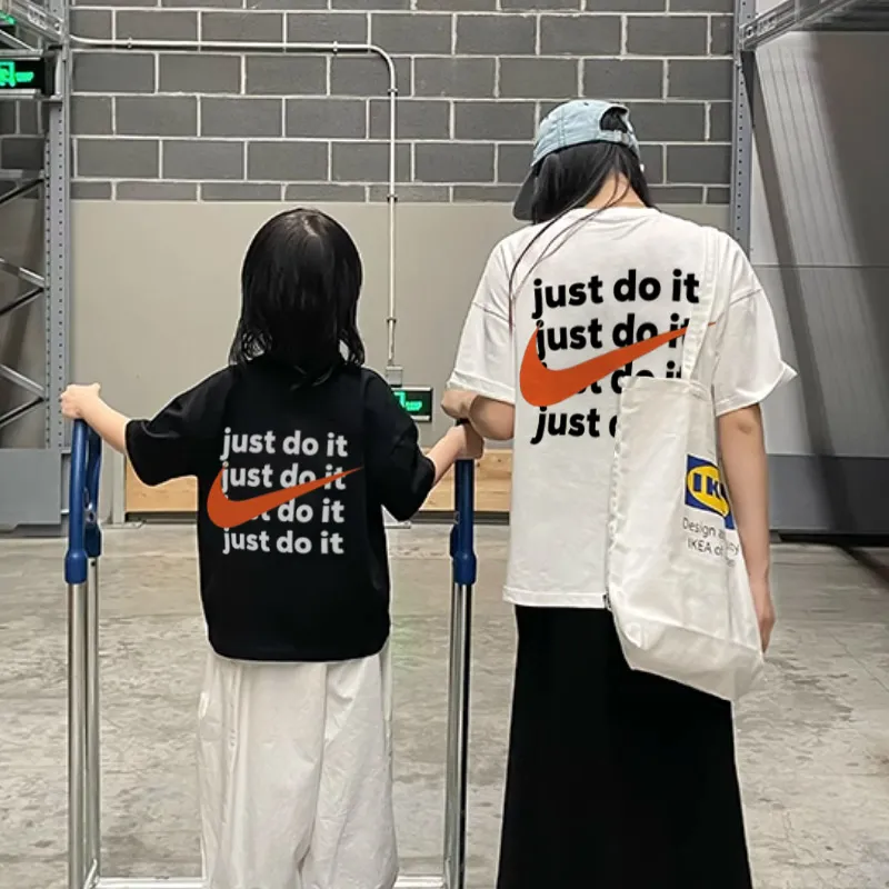【90-160cm+親サイズ】元気いっぱい 大活躍 アルファベット 着やすい 親子ペア 半袖 Tシャツ