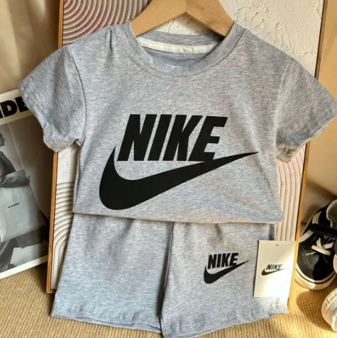 【90-160cm】二点セット よく売れる 大活躍 シンプル 快適 半袖 Tシャツ+ショートパンツ セットアップ
