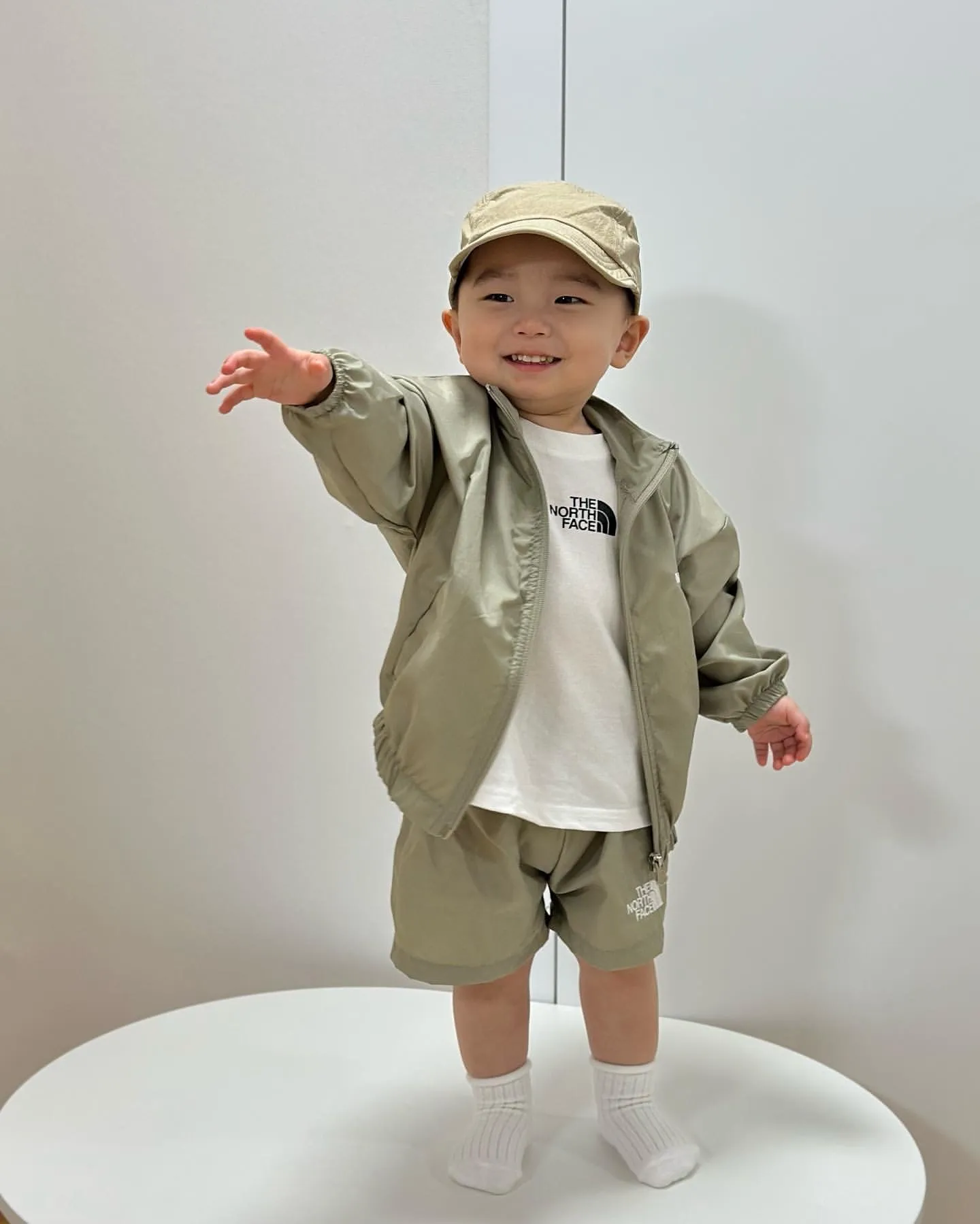 【80-130cm】シンプル 絶対欲しい 大人気 カジュアル Tシャツ