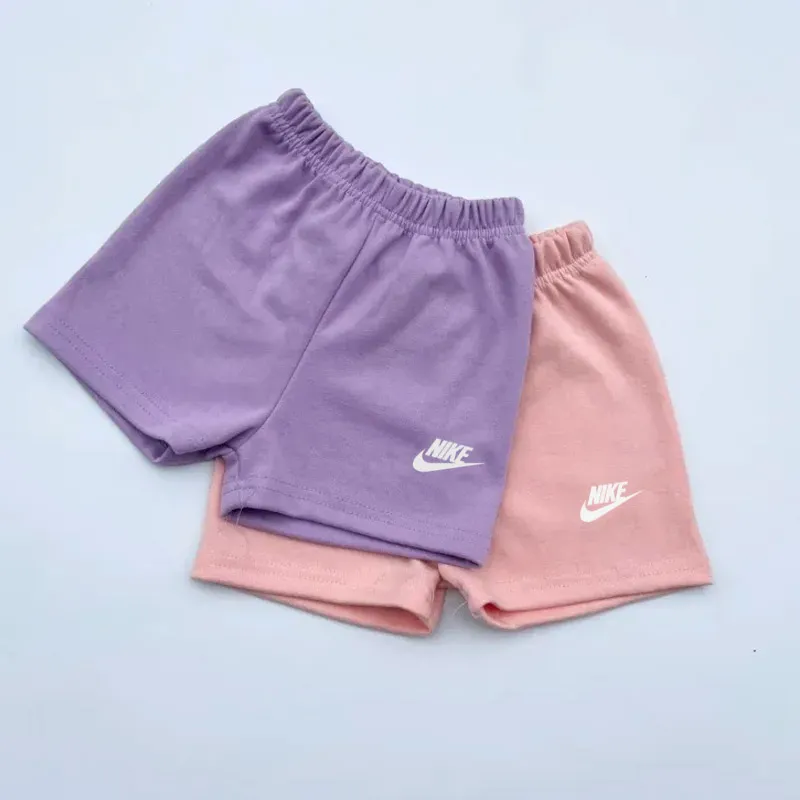 【80-150cm】二点セット 可愛い 定番 人気 ルーズ おしゃれ 半袖 Tシャツ+ショートパンツ セットアップ