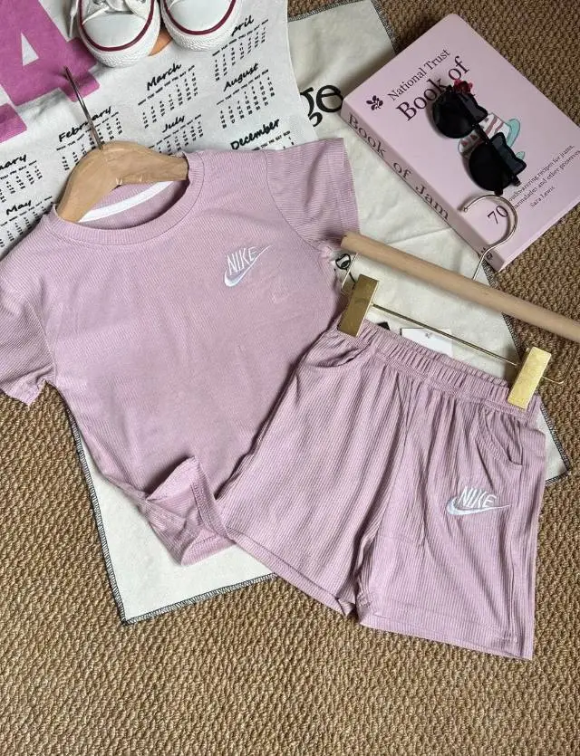【80-130cm】二点セット 人気爆発中 爆売れ中 軽やかな着心地 無地 Tシャツ+ショートパンツ セット