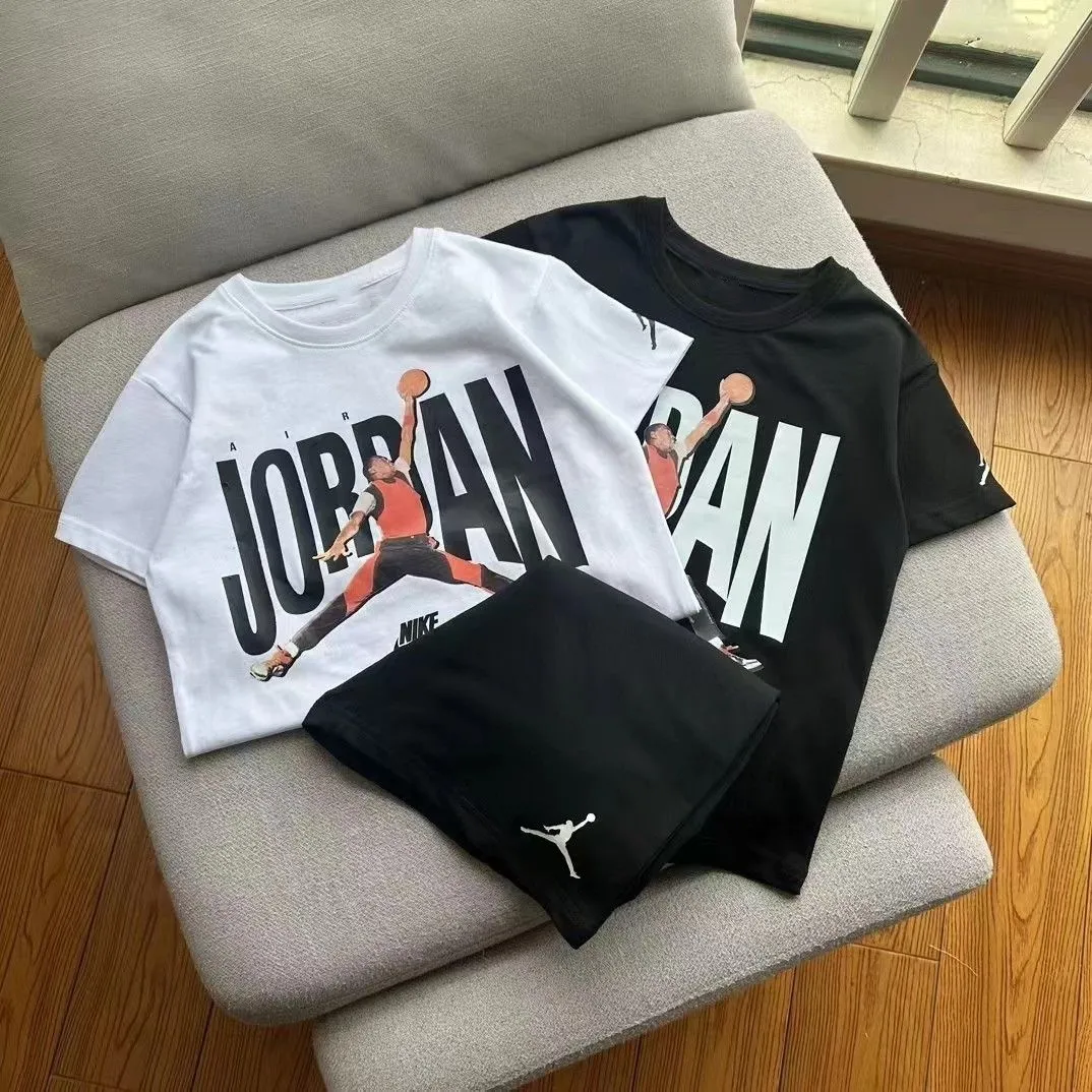 【90-160cm】二点セット 元気いっぱい 快適な着心地 キャラクター柄 Ｔシャツ＋ショートパンツ セットアップ