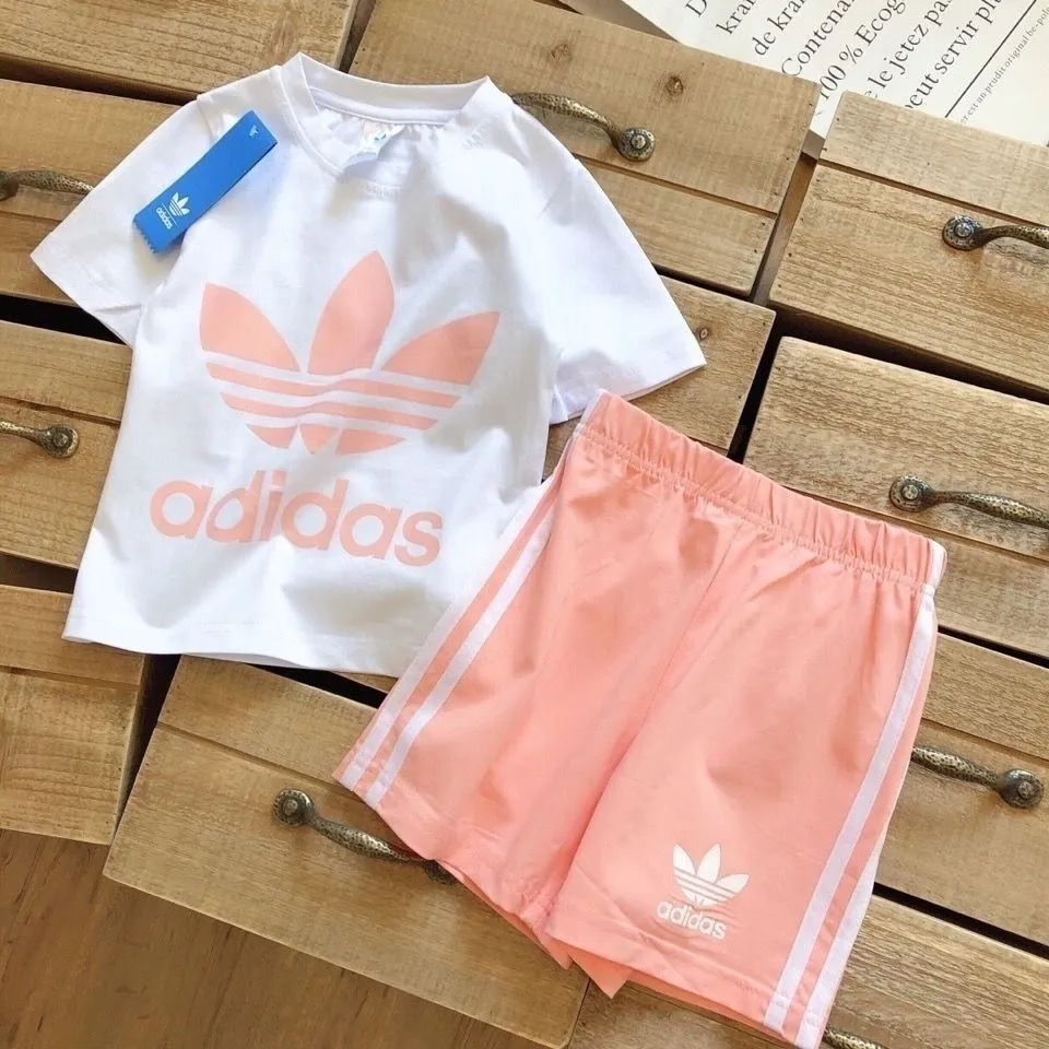 【100-160cm】二点セット 今季も大注目 爆売れ中 トレンド 半袖Tシャツ+ショートパンツ セットアップ