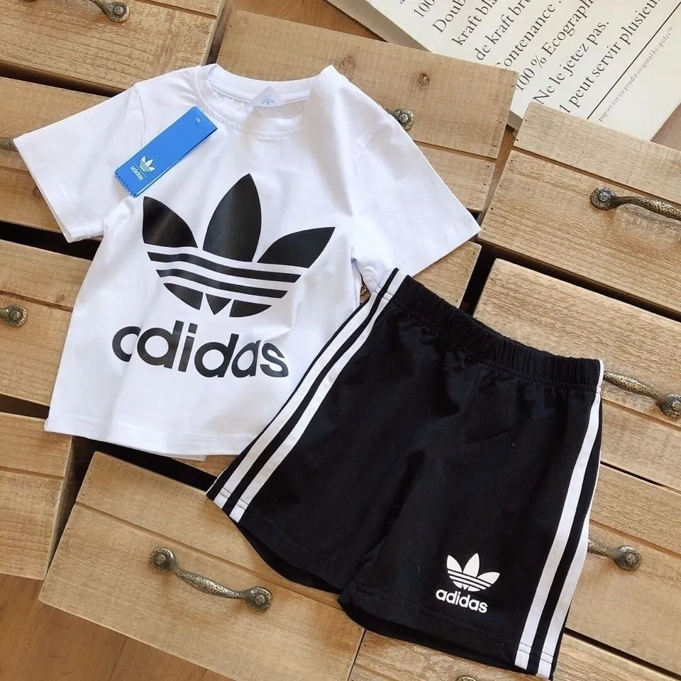 【100-160cm】二点セット 今季も大注目 爆売れ中 トレンド 半袖Tシャツ+ショートパンツ セットアップ