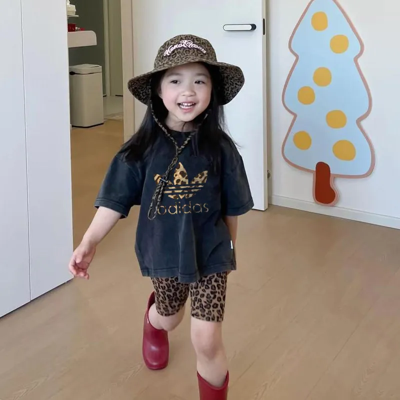 【90-140cm】二点セット 単品注文OK デザイン満点 ヒョウ柄 女の子 半袖Tシャツ+ショートパンツ セットアップ