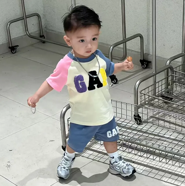 【80-130cm】二点セット 目を奪われる カジュアル 多色展開 半袖Ｔシャツ＋ショートパンツ セット