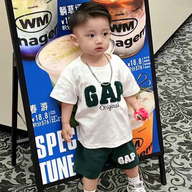 【80-130cm】二点セット 目を奪われる カジュアル 多色展開 半袖Ｔシャツ＋ショートパンツ セット