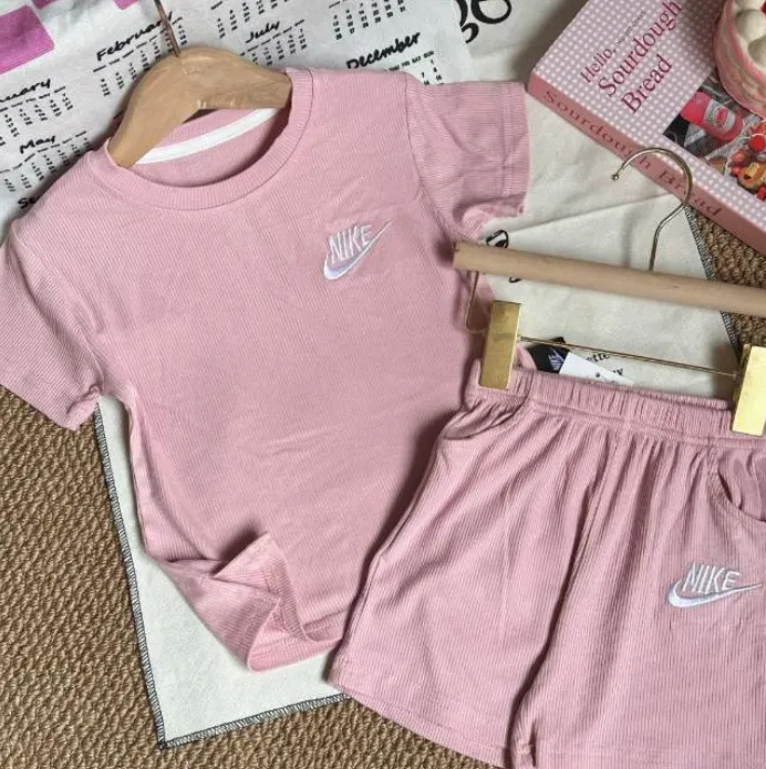 【80-130cm】二点セット 話題沸騰中 品質満点 通気性抜群 無地 半袖Tシャツ+ショートパンツ セットアップ