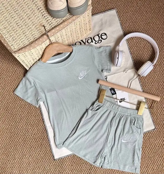 【80-130cm】二点セット 話題沸騰中 品質満点 通気性抜群 無地 半袖Tシャツ+ショートパンツ セットアップ