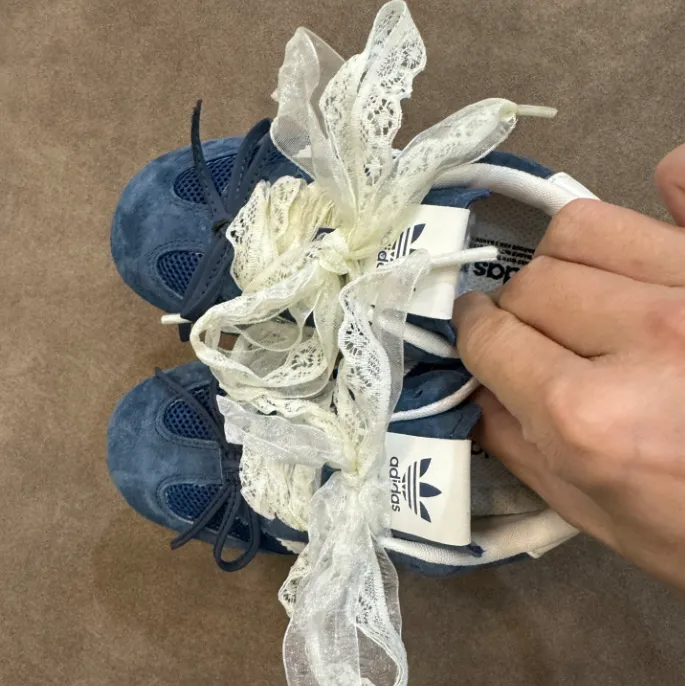 姉妹おそろいでかわいさUP レトロ おしゃれ ナチュラルカラー キッズ スニーカー