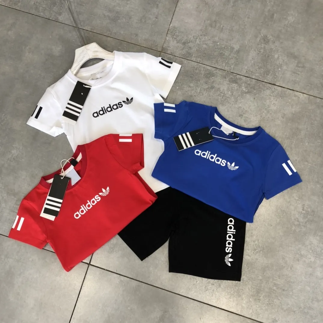 【90-150cm】二点セット 絶対見逃さないで シンプル 定番 カジュアル 半袖 Tシャツ+ショートパンツ セットアップ