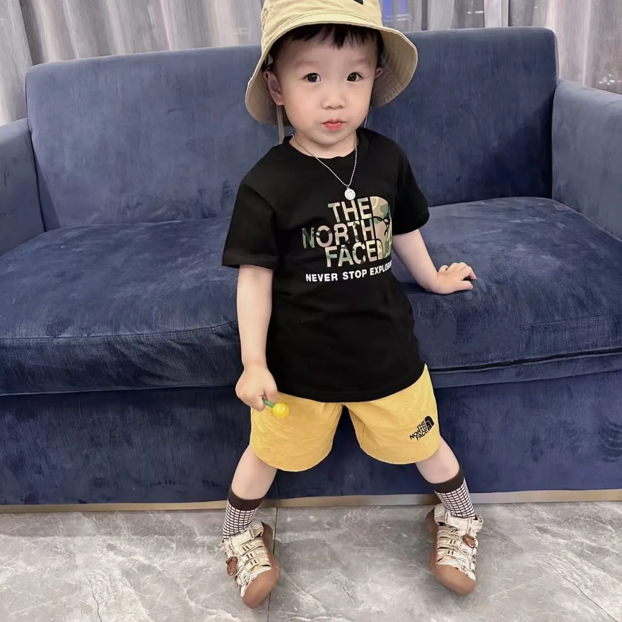 【90-140cm】二点セット 単品注文OK 大人気 カジュアル アルファベット 半袖Tシャツ+ショートパンツ セットアップ