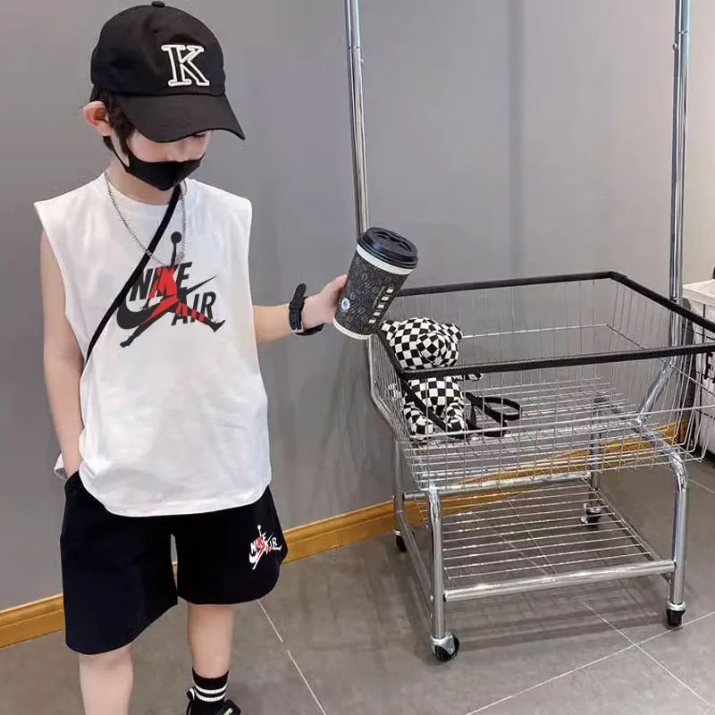 【90-160cm】二点セット トレンド感たっぷり カジュアル 大人気 男の子 タンクトップ+ショートパンツ セットアップ