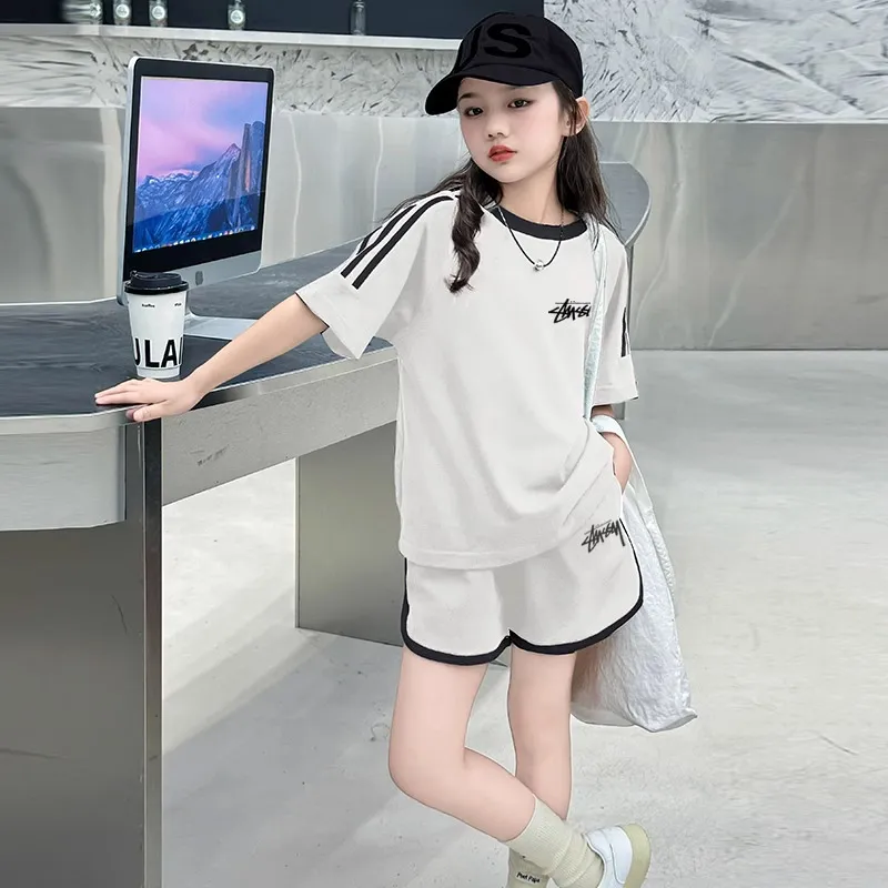 【90-160cm】二点セット 単品注文OK 好感度100% 快適 女の子 半袖 Tシャツ+ショートパンツ セットアップ