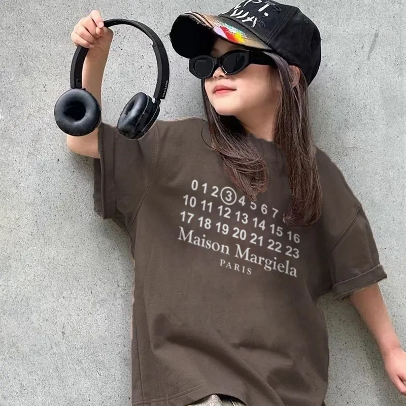 【90-160cm】オシャレ度高め 爆売れ中 アルファベット 着やすい 女の子 半袖 Ｔシャツ