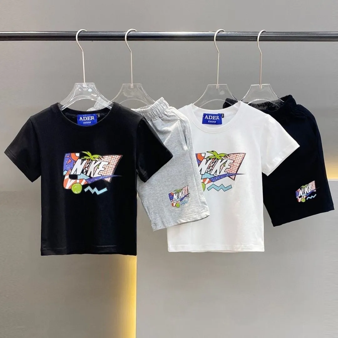 【90-160cm】二点セット コンフォート感抜群 スポーティ 着やすい 半袖Tシャツ+ショートパンツ セットアップ