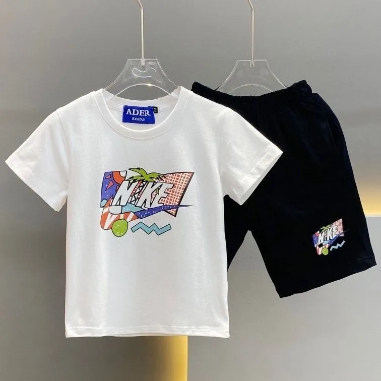 【90-160cm】二点セット コンフォート感抜群 スポーティ 着やすい 半袖Tシャツ+ショートパンツ セットアップ