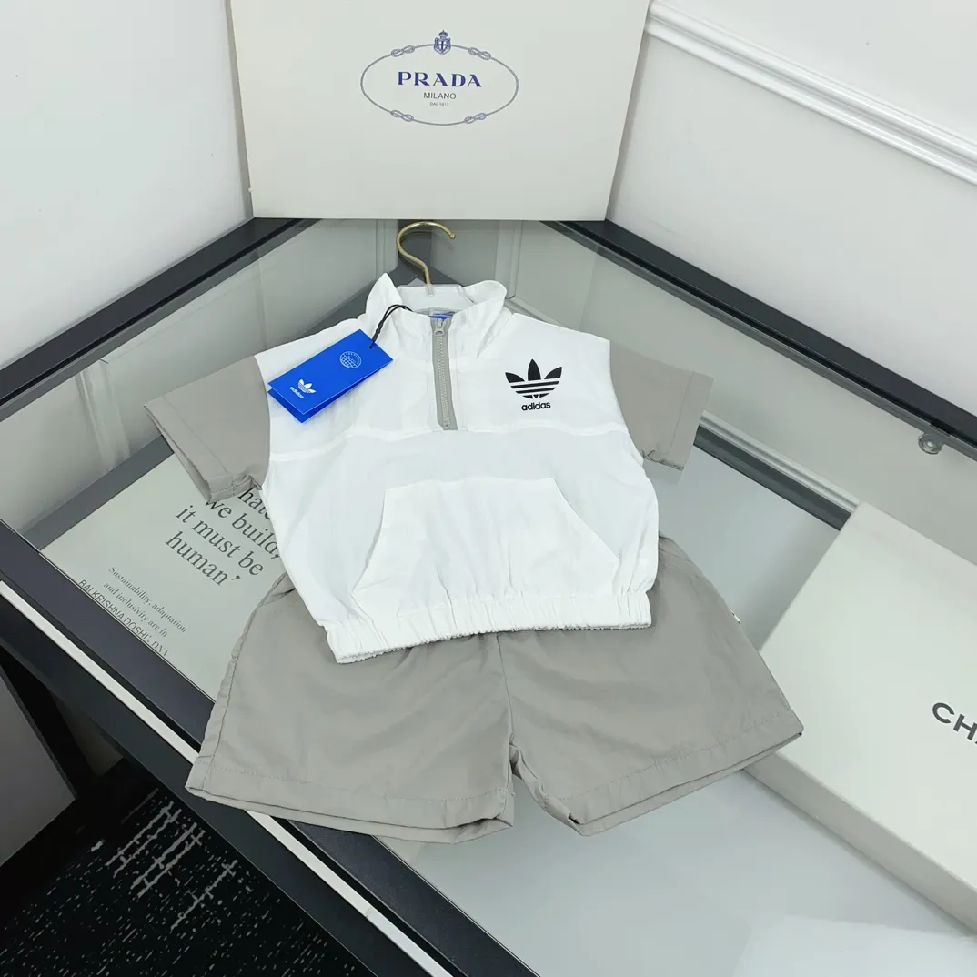 【73-120cm】二点セット 夏にぴったり UV対策 吸汗速乾 トレンド  半袖 Ｔシャツ+ショートパンツ セットアップ