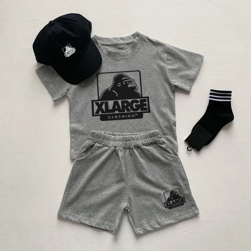 【90-160cm】二点セット 夏にぴったり カジュアル 外遊び・スポーツにも最適 半袖Tシャツ+ショートパンツ セットアップ