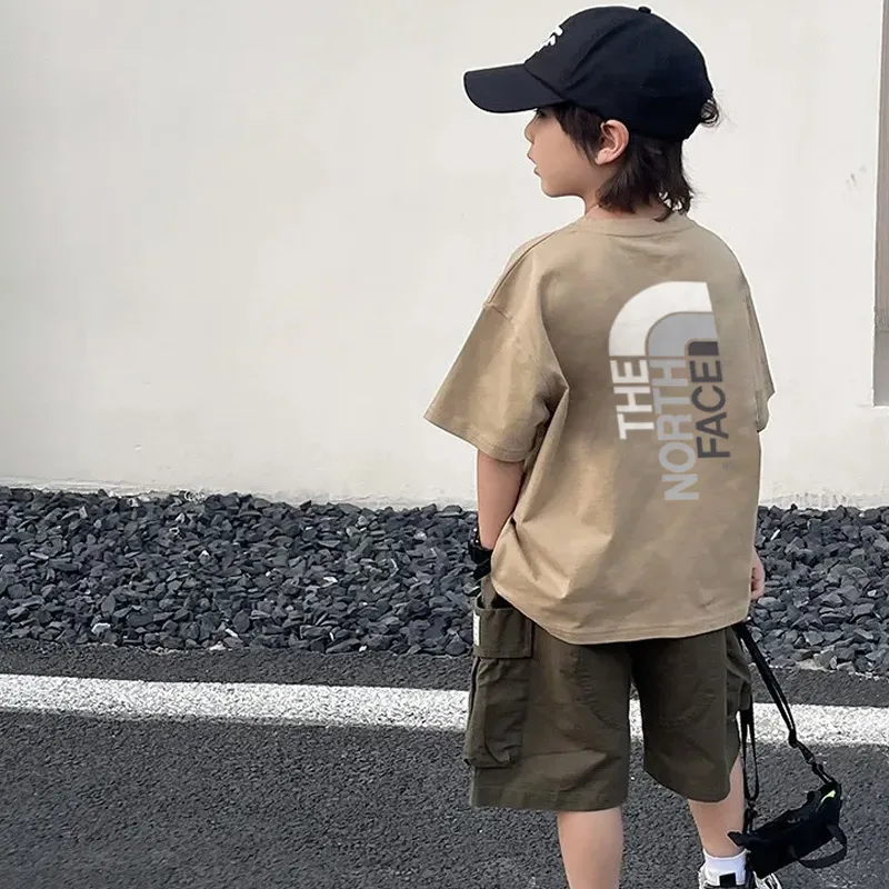 【90-160cm】着回し力抜群 爆売れ中 カジュアル 合わせやすい 男の子 半袖 Tシャツ